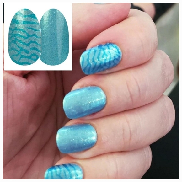 Color Street Nail Polish Strips - Like Woah (turquoise) - Picture 4 of 5